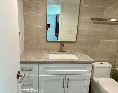 7919 Bothwell - Photo Thumbnail 5