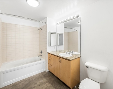285 W 6th Street - Photo Thumbnail 13