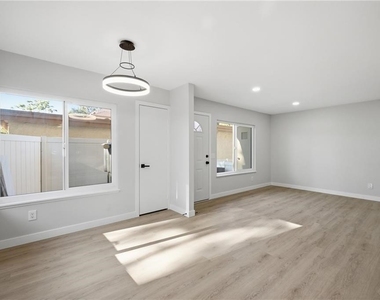 2351 Sutter Way - Photo Thumbnail 8