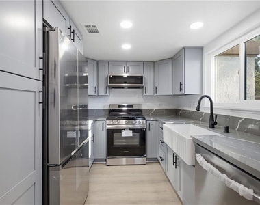 2351 Sutter Way - Photo Thumbnail 9