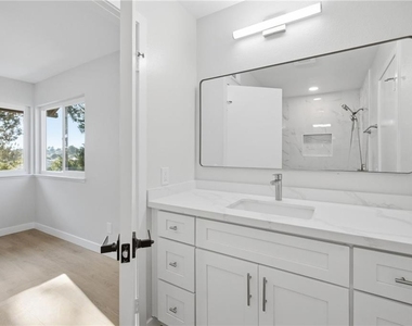 2351 Sutter Way - Photo Thumbnail 19