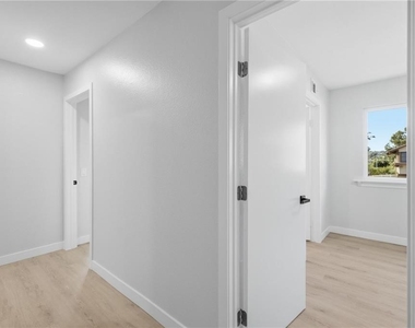 2351 Sutter Way - Photo Thumbnail 15