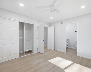 2351 Sutter Way - Photo Thumbnail 25