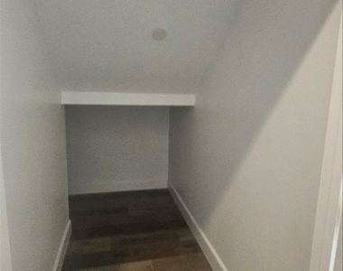 122 W 55th - Photo Thumbnail 10