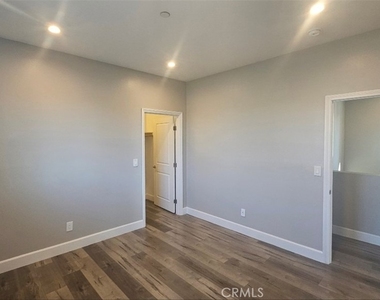 122 W 55th - Photo Thumbnail 25