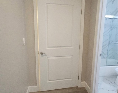 122 W 55th - Photo Thumbnail 11