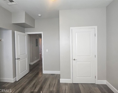 122 W 55th - Photo Thumbnail 18