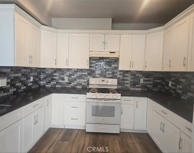 120 W 55th - Photo Thumbnail 3