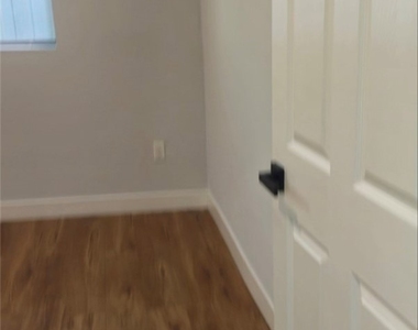928 E 57th - Photo Thumbnail 24
