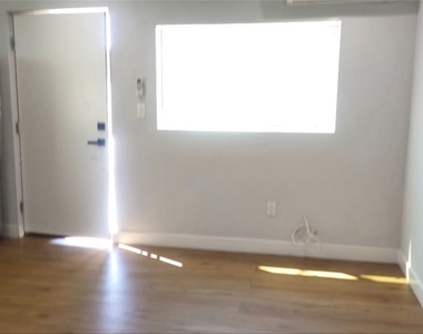 928 E 57th - Photo Thumbnail 30