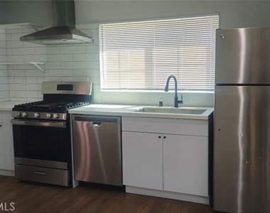 928 E 57th - Photo Thumbnail 37