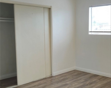 1238 W 87th - Photo Thumbnail 6