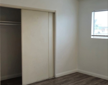1238 W 87th - Photo Thumbnail 7
