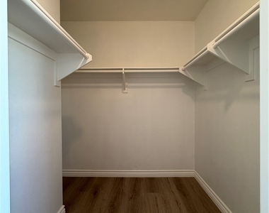 2052 Lewis - Photo Thumbnail 11