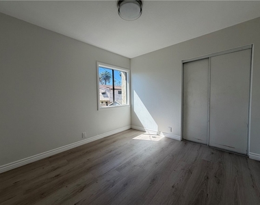 2052 Lewis - Photo Thumbnail 14