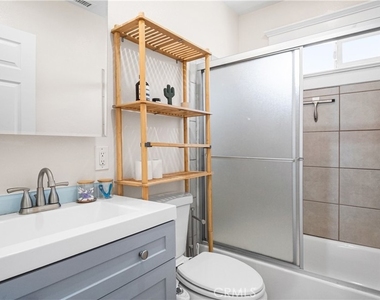 1849 W 38th Street - Photo Thumbnail 11