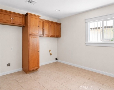 1849 W 38th Street - Photo Thumbnail 22