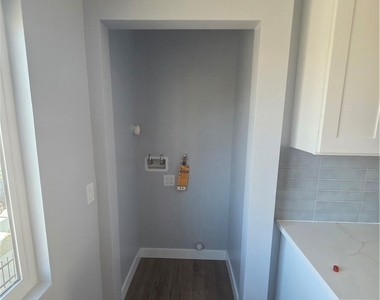 1858 W 48th Street - Photo Thumbnail 5