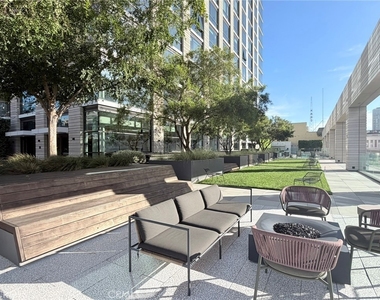 400 S Broadway - Photo Thumbnail 24