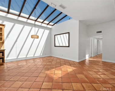 12 Satinwood Way - Photo Thumbnail 2