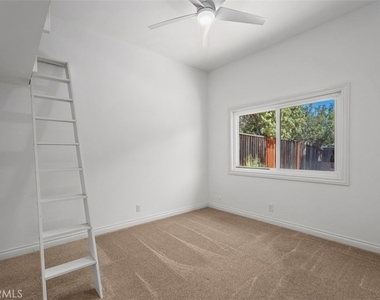12 Satinwood Way - Photo Thumbnail 10