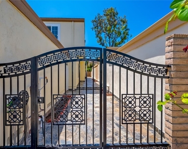 53 Willow Tree Ln - Photo Thumbnail 2