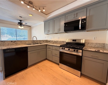 21172 Serra Vista - Photo Thumbnail 10