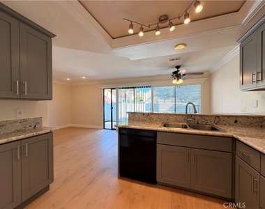 21172 Serra Vista - Photo Thumbnail 11