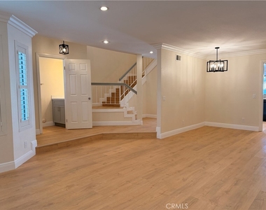 21172 Serra Vista - Photo Thumbnail 4