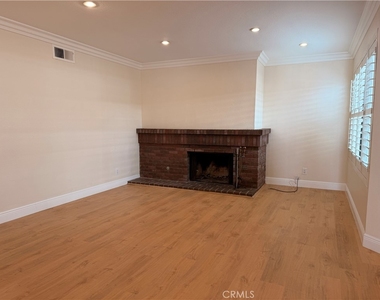 21172 Serra Vista - Photo Thumbnail 2