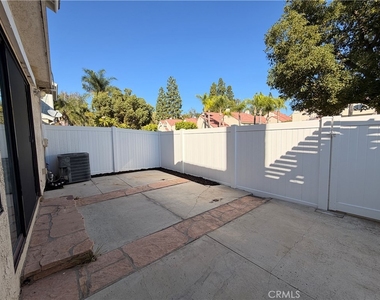 21172 Serra Vista - Photo Thumbnail 17