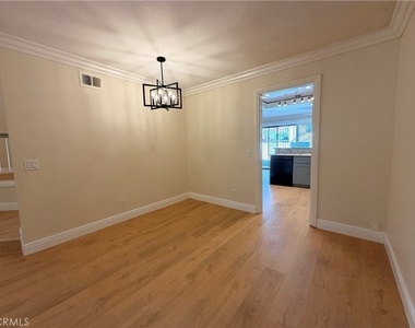 21172 Serra Vista - Photo Thumbnail 7