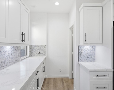 1044 Palmetto - Photo Thumbnail 12