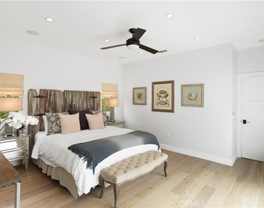 527 Seaward Road - Photo Thumbnail 8