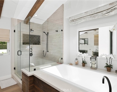 527 Seaward Road - Photo Thumbnail 11