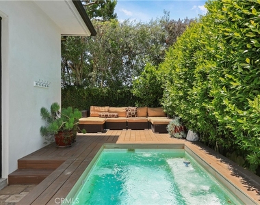 527 Seaward Road - Photo Thumbnail 48