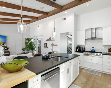 527 Seaward Road - Photo Thumbnail 36