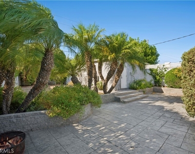 421 Catalina - Photo Thumbnail 8