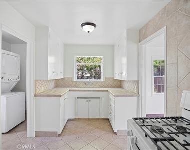 421 Catalina - Photo Thumbnail 3