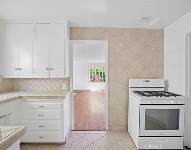 421 Catalina - Photo Thumbnail 4