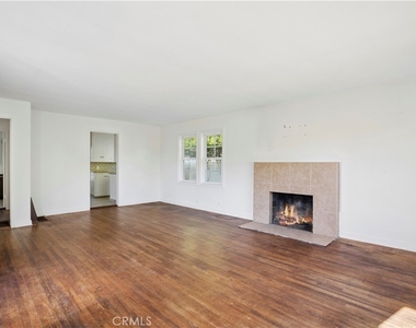 421 Catalina - Photo Thumbnail 2