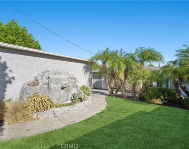 421 Catalina - Photo Thumbnail 10
