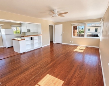 3708 1/2 Ocean Boulevard - Photo Thumbnail 2