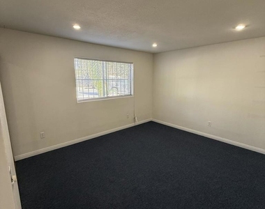 4120 Estrella Ave - Photo Thumbnail 8