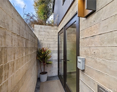 2699 Solana Way - Photo Thumbnail 5