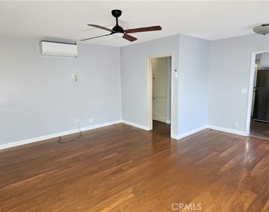 755 W Foothill - Photo Thumbnail 2