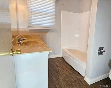 755 W Foothill - Photo Thumbnail 9