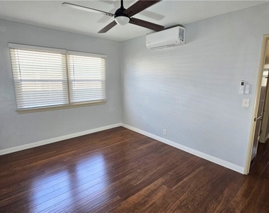 755 W Foothill - Photo Thumbnail 6