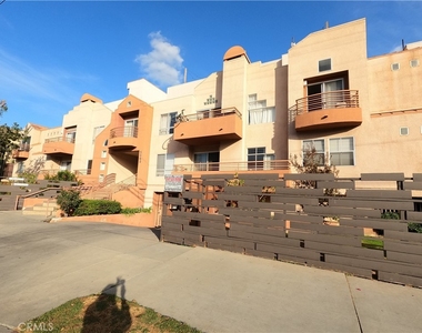 5060 Kester Avenue - Photo Thumbnail 31