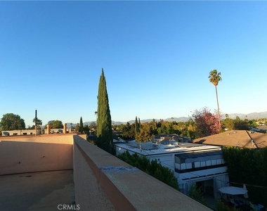 5060 Kester Avenue - Photo Thumbnail 23